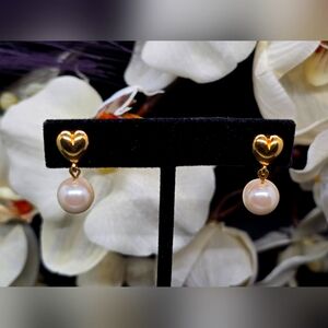 Vintage Avon Delicate Heart Drop Pierced Post Earrings Gold Tone W/ Pearl
